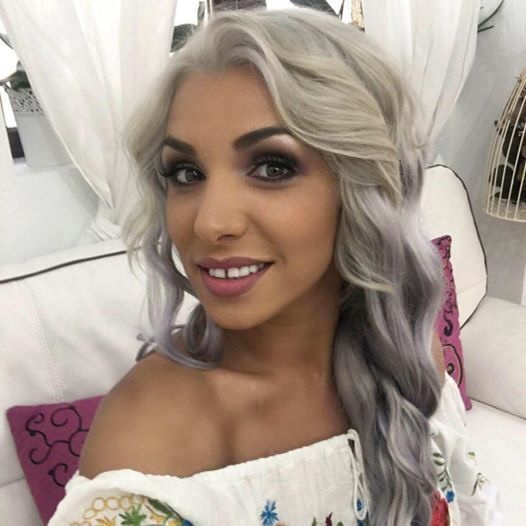 Sorana şi-a schimbat look-ul, iar fanii au făcut-o praf. „Păr de bunică, te îmbătrâneşte!”