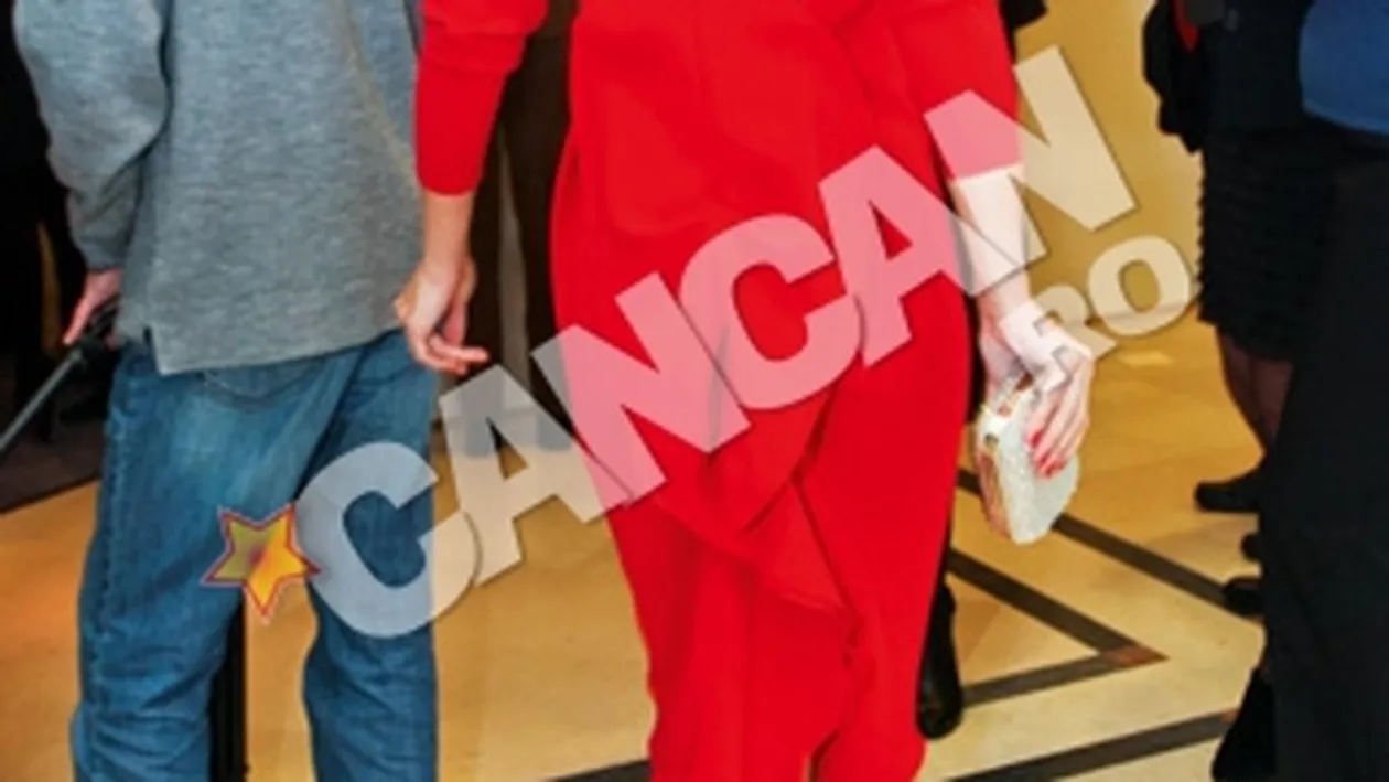 Bruneta a dat-o rau in bara! A imbracat o rochie care arata ca o... salata!