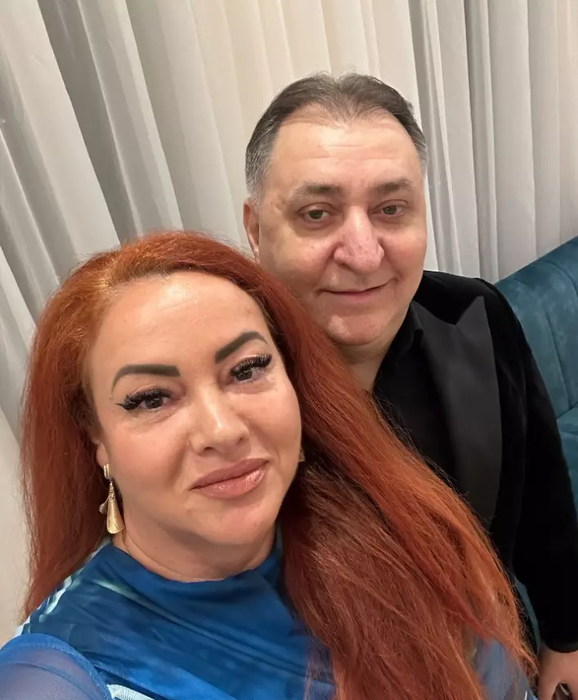 Vali Vijelie și-a dus ”mama la copii” în vacanță în Bali. Carmen Rusu, în ipostaze inedite