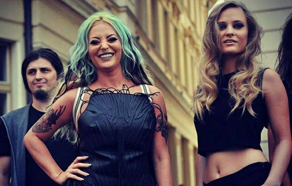 Sora Deliei și-a botezat băiețelul. Cum s-a îmbrăcat nașa
