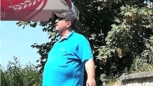 Scene șocante pe litoral! Patronul unui restaurant își amenința angajații cu o curea
