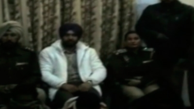 VIDEO Este o nenorocire să călătoreşti cu autobuzul în India! O altă femeie a fost violată de un grup de bărbaţi!