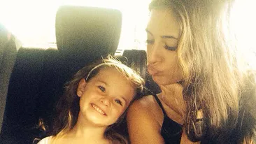 Sedinta FOTO incendiara! Uite cat de mult i-a crescut burtica Antoniei, dupa patru luni de sarcina!