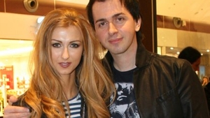 Se anunţă o altă despărţire de răsunet în showbiz? Uite ce blondă vorbeşte de despărţire ca de ceva normal!