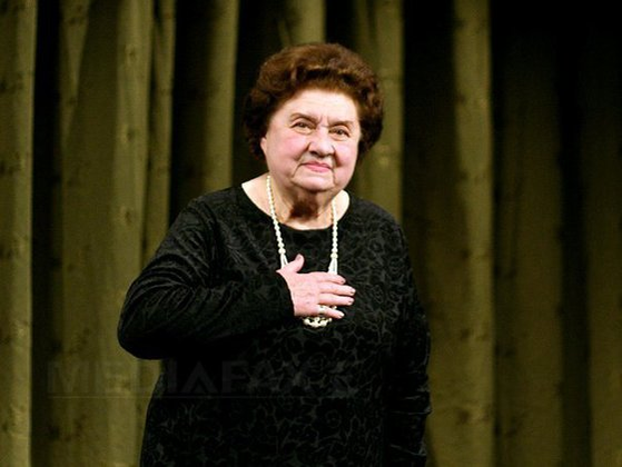 ”Liceenii” i-au făcut un cadou inedit Tamarei Buciuceanu de ziua ei de naștere