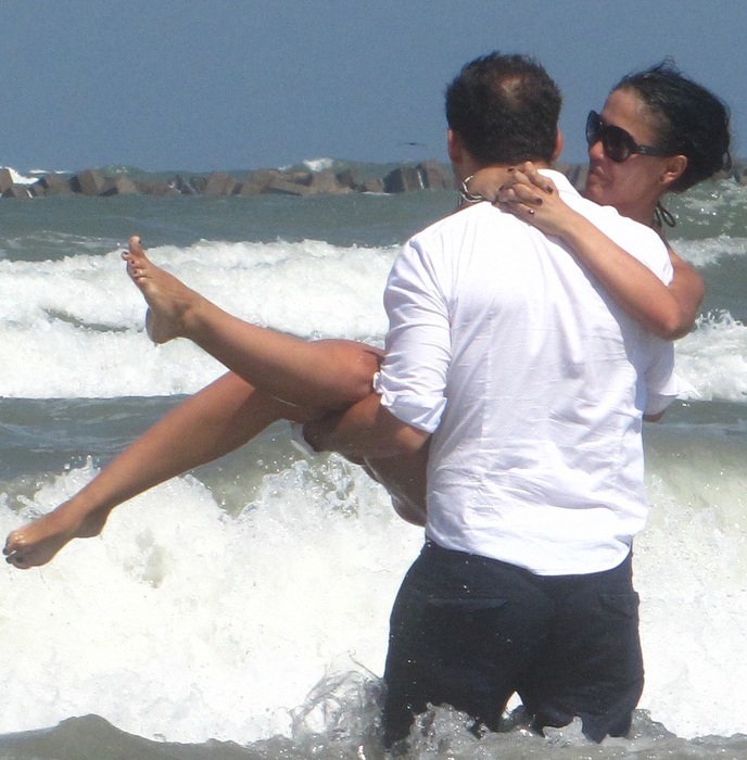 De rușine, Andreea Mantea nu mai face plajă în costum de baie. Cum arată însă trupul ei în bikini