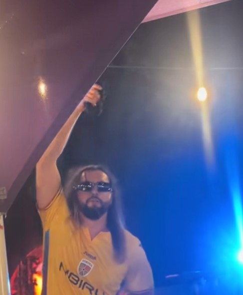 Salvatore Ganacci s-a ”rupt” pe manele la Nibiru! DJ-ul s-a distrat în mulțime ca un fan adevărat
