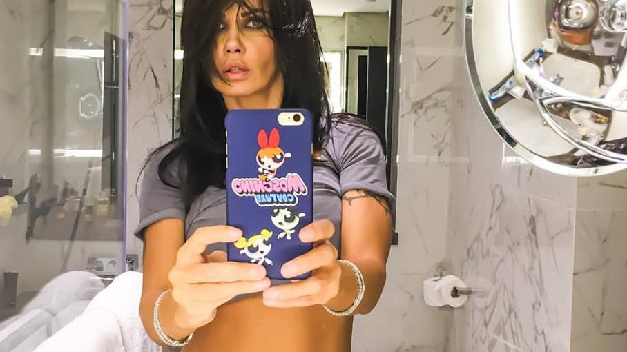 Oana Zăvoranu s-a făcut femeie de ”casă”! Vedeta a renunţat la ţinutele provocatoare şi anunţă o mega schimbare de look