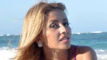 Ai purta o asemenea tinuta? Cum a fost fotografiata Rodica Miron in timp ce fuma o tigara