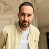 Ce a făcut Edmond Niculușcă la 3 săptămâni după scandalul „Merdeneaua”. Patronul de la „Mița Biciclista” a ieșit în stradă