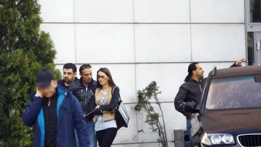 Printul Al Habtoor ia foc cand nu beneficiaza de toata atentia! I-a smuls castile din urechi iubitei de Romania si le-a aruncat!