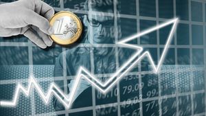 Curs valutar BNR, 17 decembrie 2025. Aurul a scăzut considerabil, ce se întâmplă cu euro?