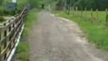 VIDEO Calugarii din Resita au pus stapanire pe un drum comunal!
