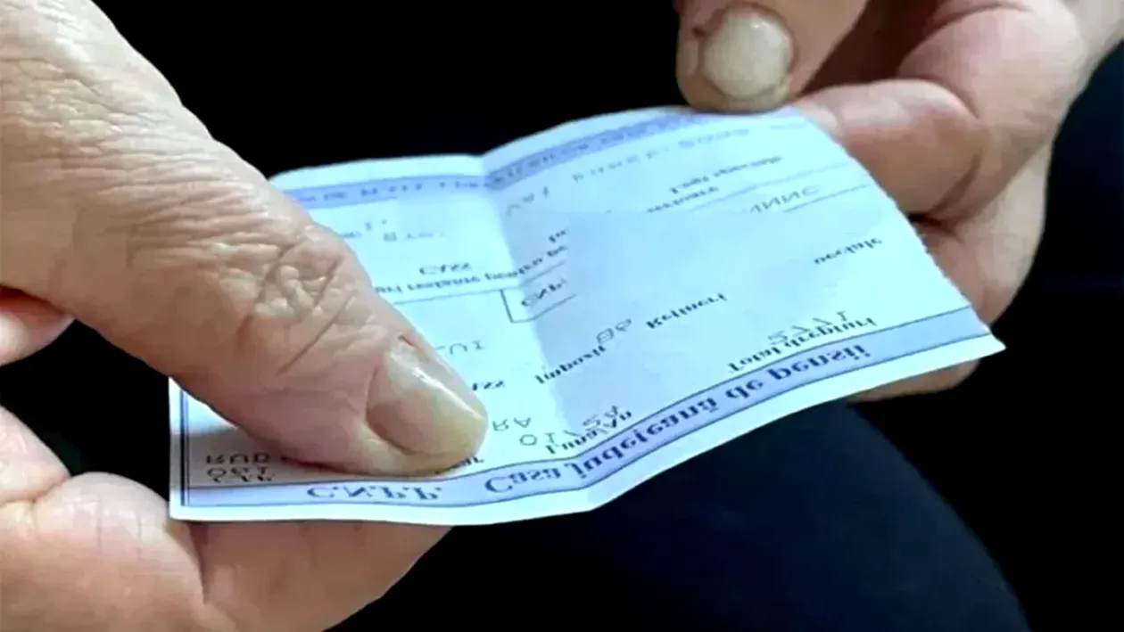 Veste proastă pentru acești pensionari! Pensiile le vor intra mai târziu pe card. Anunț oficial