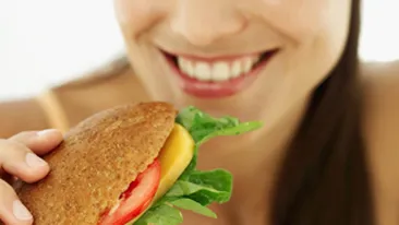 Daca mananci bine inainte de a face cumparaturi eviti sa cumperi alimente periculoase!