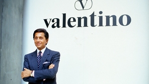 Italienii îi aduc un ultim omagiu lui Valentino Garavani. Coadă la capela unde a fost depus trupul creatorului de modă