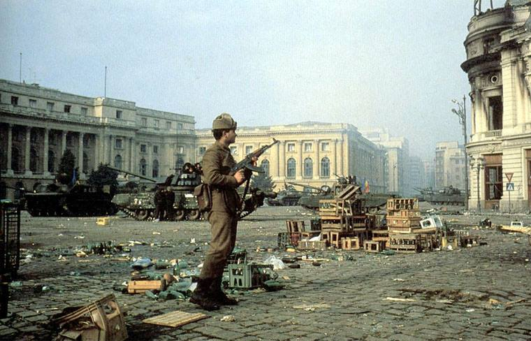 Imagini rare de la Revoluție. Ce s-a întâmplat, de fapt, în decembrie 1989