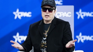Elon Musk și mama fiului său, din nou la cuțite! Ce acuzații grave își aduc: „Doar paranoicii supraviețuiesc”
