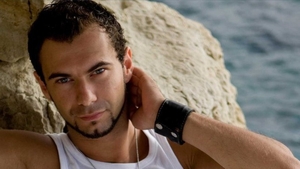 Il mai tii minte pe romanul care a dat lovitura la “Britanicii au talent”? Razy Gogonea se pregateste de o mare provocare