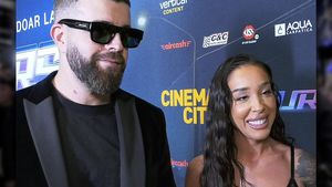 Ștefania, debut cu scântei în filmul „Cursa”! S-a sărutat cu doi actori, dar „libelula” rămâne tot a lui Speak! „Mi-a plăcut enorm experiența”