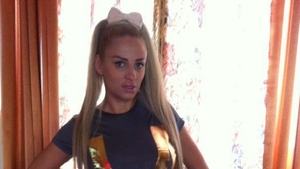 Adio cosite blonde! Sanziana Buruiana s-a tuns scurt! Fanii ei au fost socati de schimbarea brusca, insa au apreciat noul look!