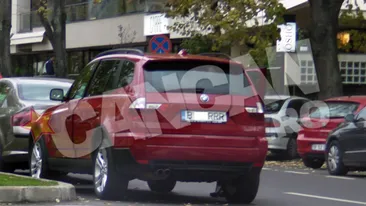 A chemat o prietena din Arges sa o ajute sa parcheze. Raluca Lazarut, o soferita nepriceputa