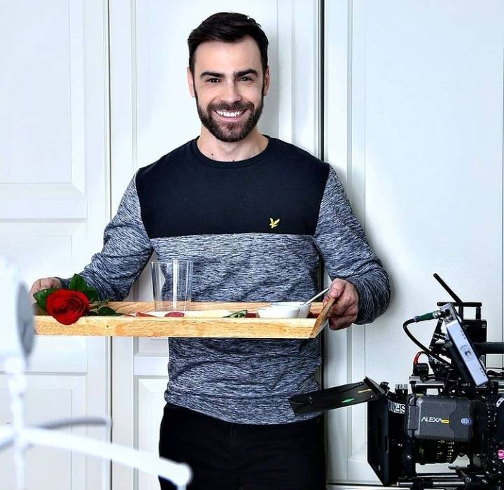 Denis Hanganu, în serialul „Fructul oprit”(sursă foto: facebook)
