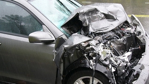 Doua persoane au murit in urma unui accident de masina! O a treia persoana este ranita
