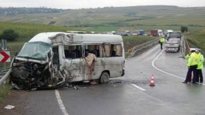 Doi răniţi, după ce un microbuz din România s-a răsturnat pe o autostradă din Germania - presă