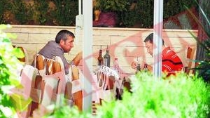 Hagi isi face echipa la restaurant