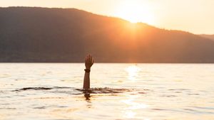 Tragedie fără margini în Dâmbovița. Un minor și-a găsit sfârșitul într-o piscină