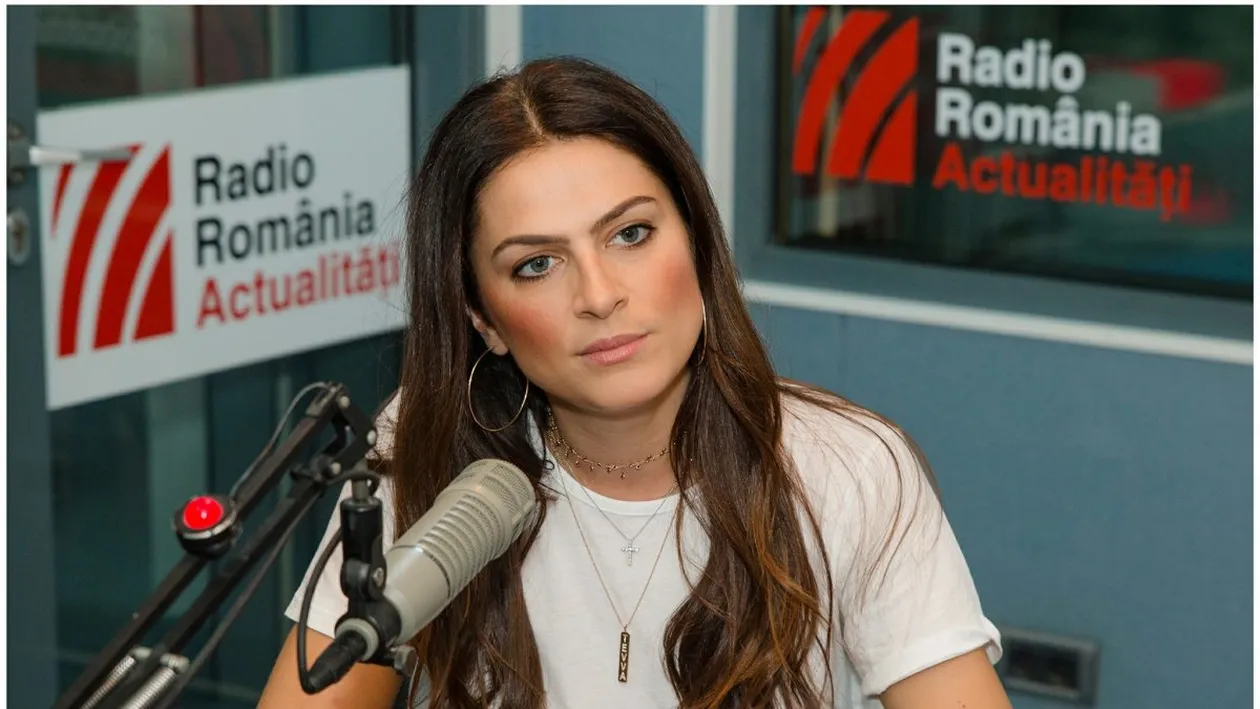 Alexandra Nechita, „Micuța Picasso”, este însărcinată pentru a doua oară. Cum arată, în costum de baie, cu burtica de gravidă la vedere. FOTO