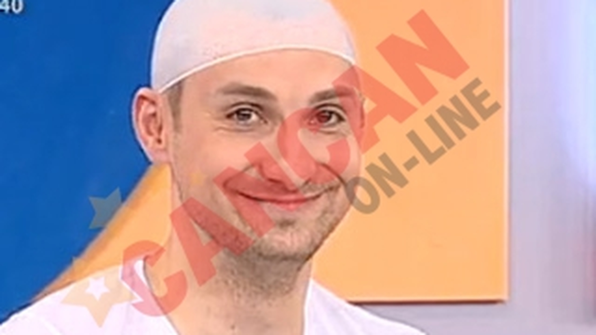 VIDEO Dani a umflat cu narile o manusa chirurgicala in timpul emisiunii!