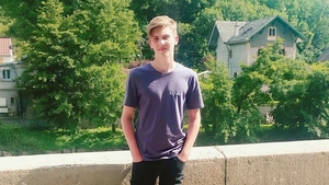 Sportiv de 16 ani din Vaslui, în comă după un atac vascular cerebral! Prietenii săi dau vina pe medici, iar mama băiatului...