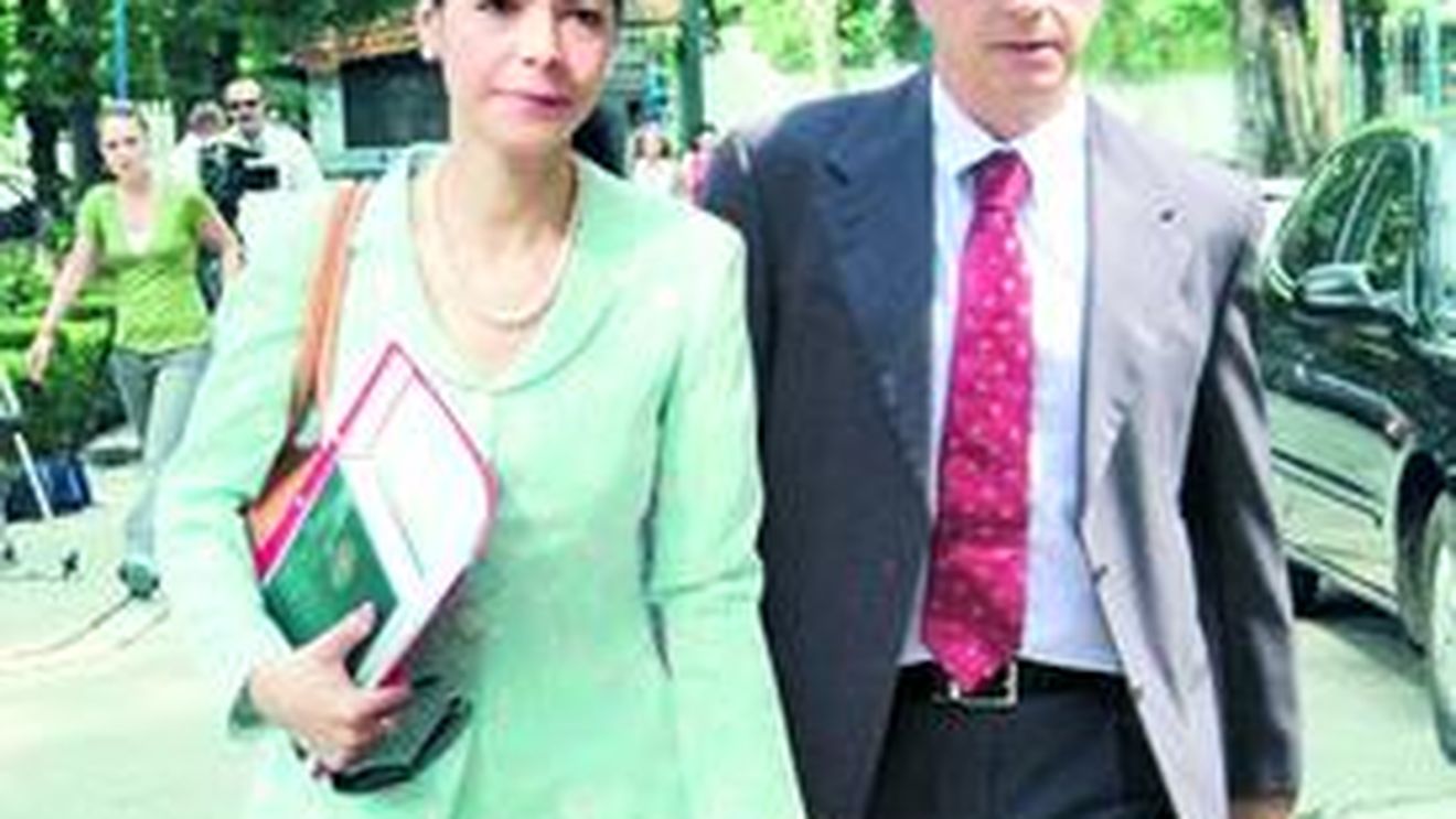 "Elena Udrea" a PSD-ului a scapat de asa-zisul divort