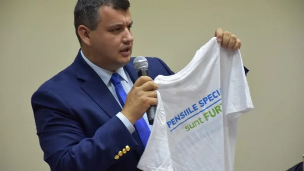 Eugen Tomac, liderul PMP, salută de pe ”Parc des Princes” titlul luat de PSG: ”Alături de campioni!” Cine a fost lângă el la Paris?