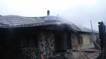 Incendiu violent în Teleorman. S-au trezit în flăcări și fum gros