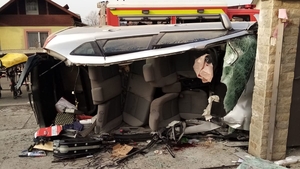Grav accident de circulație în Suceava. O mașină a intrat într-un cap de pod, iar o persoană a decedat