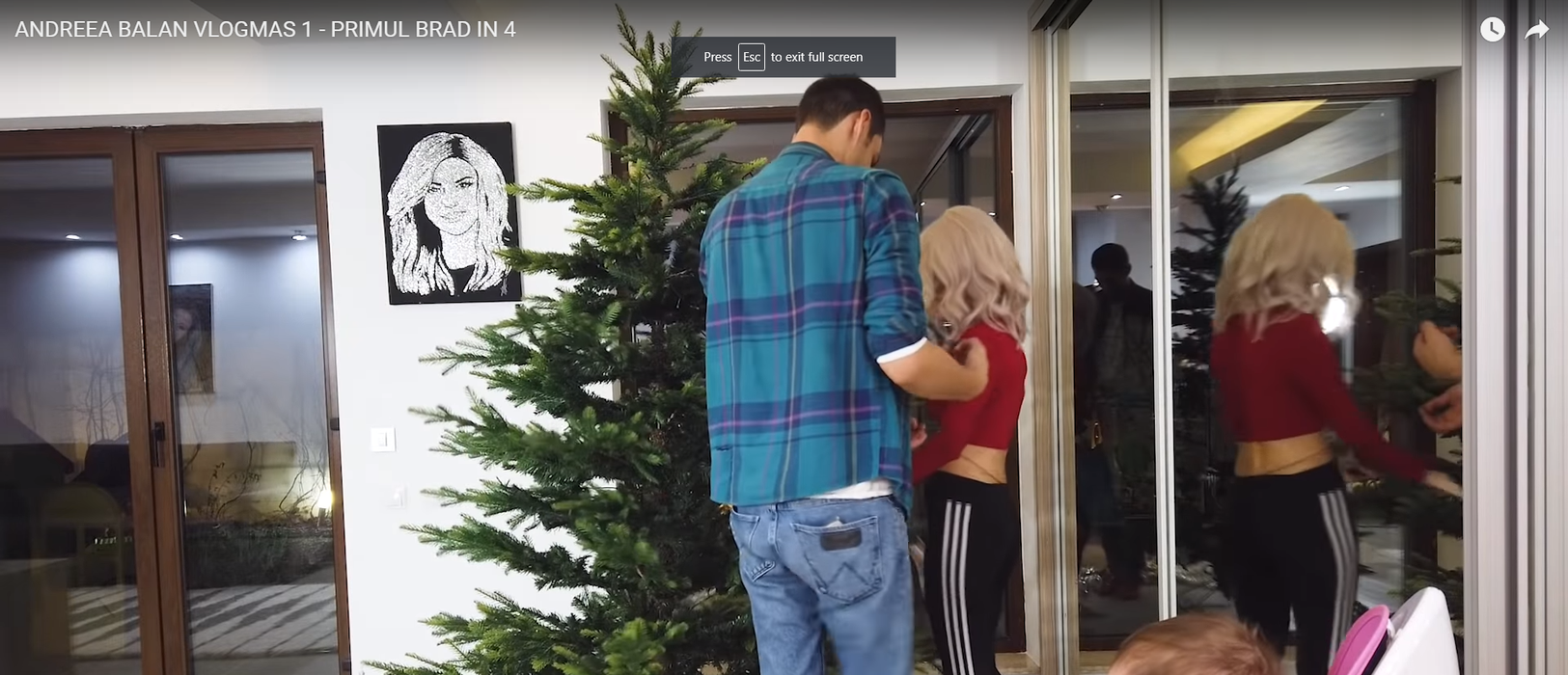 Andreea Bălan, gafă ireală! Și-a luat pantalonii invers. Cum a reacționat live, după ce o fană i-a atras atenția vedetei de la Antena 1