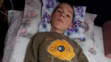 Ovidiu, un adolescent de 15 ani, a fost diagnosticat cu o boală rară și are nevoie de ajutorul oamenilor. Costul operației este uriaș