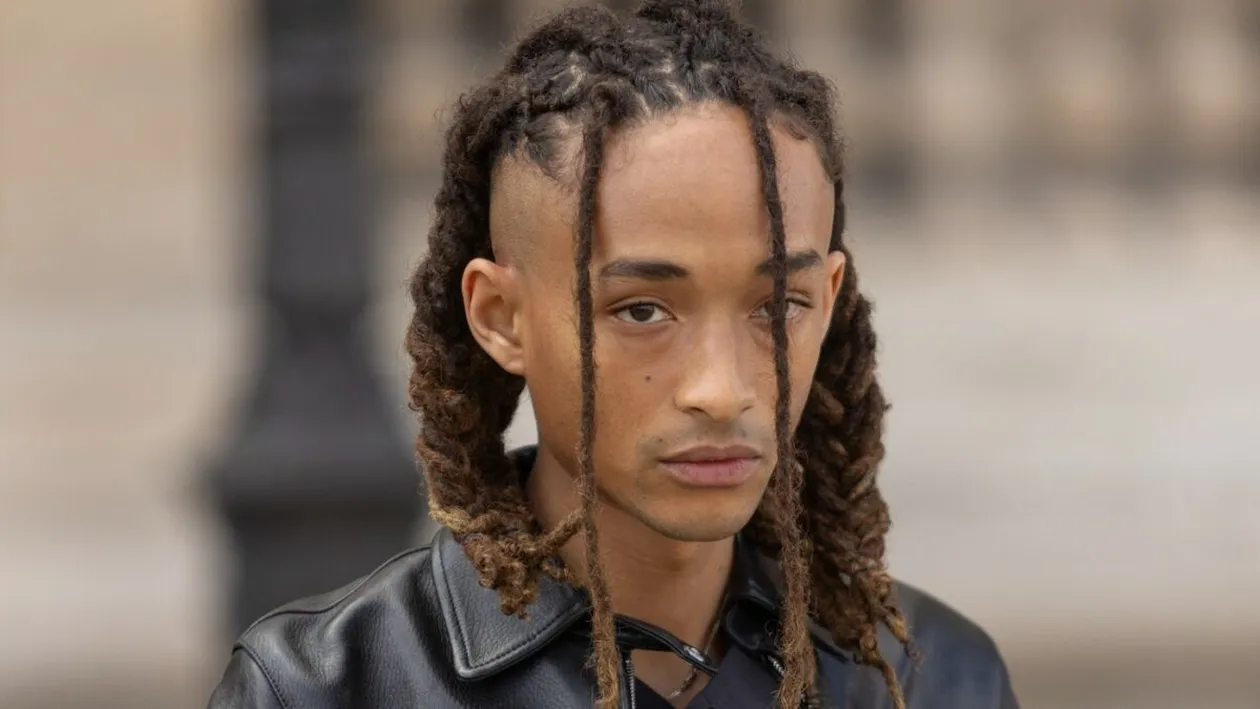 Cum arată geanta lui Jaden Smith în valoare de 47.000 de dolari. Este în formă de casă și are un interior inedit