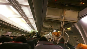 Clipe de panică la 8000 m altitudine! Ce s-a întâmplat în urmă cu două zile, într-un avion Blue Air, după o alertă de depresurizare