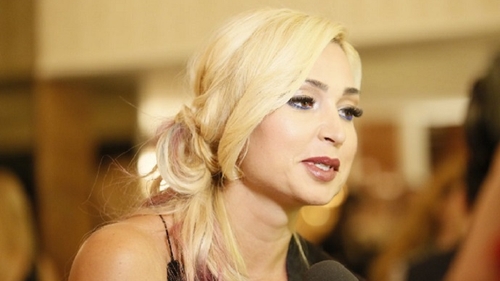 Raluca Zenga s-a facut de ras la un eveniment monden. Tinuta a lasat la vedere un detaliu rusinos