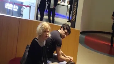 Au deja o fetita, dar parca ar mai vrea si un baietel. Uite cum se antreneaza Dana Nalbaru si Dragos Bucur sa fie din nou parinti!