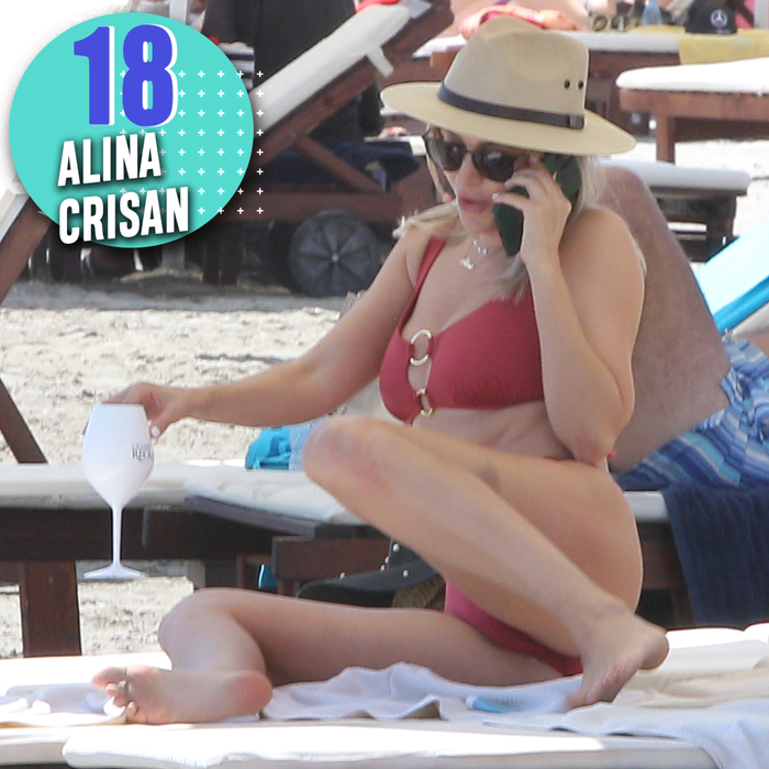 “Răvășitoarele” au prins ultimul bronz în cele mai “tari” poziții. Top 30 sexy-vedete la mare 2020. Ce locuri ocupă Bianca Drăgușanu, Mădălina Ghenea, Emily Burghelea ori Daniela Crudu