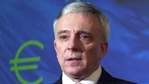 Fii vecin cu Isarescu! Un ansamblu rezidential vine cu oferte personalizate!