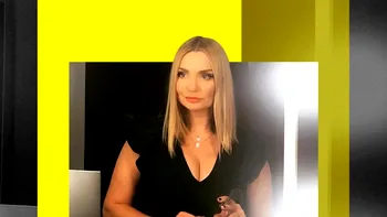 Cristina Cioran i-a tăiat moțul copilului ei singură, în timp ce Alex Dobrescu se află în spatele gratiilor. Cum a apărut vedeta