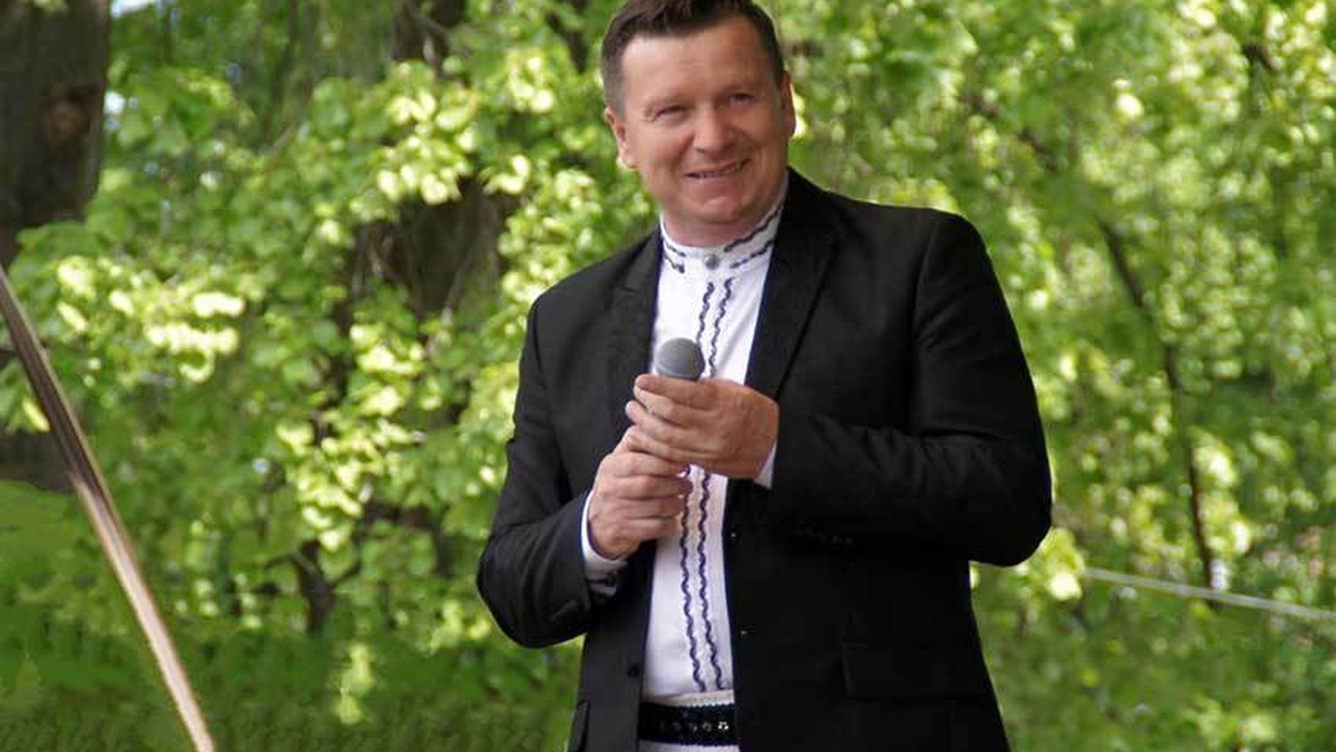 Aurel Tămaș a trecut prin clipe de groază, într-un avion care a decolat din București! Aeronava cu 180 de pasageri a căzut în gol sute de metri