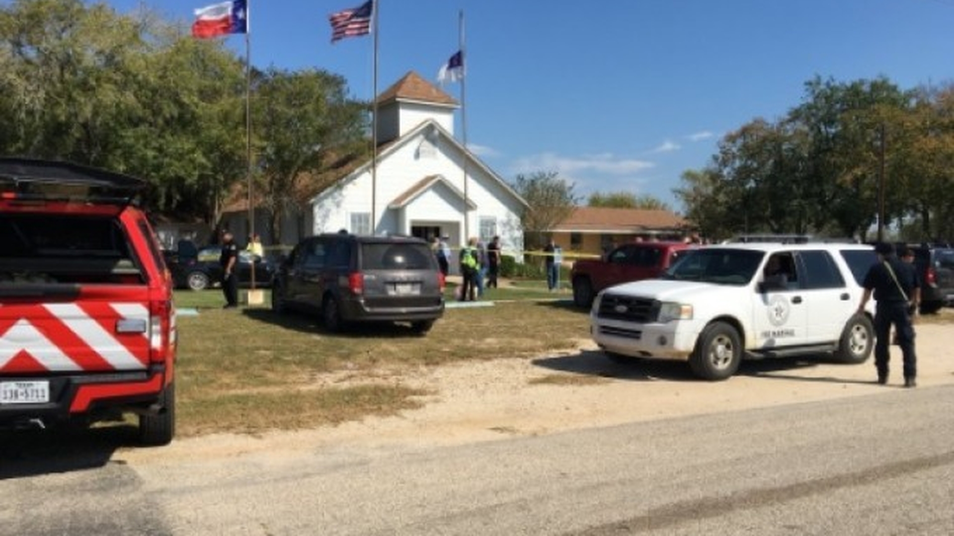 Atac armat într-o biserică din Texas! 27 de morţi şi 24 de răniţi.