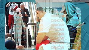 Simona Halep a părăsit Dubaiul camuflată!